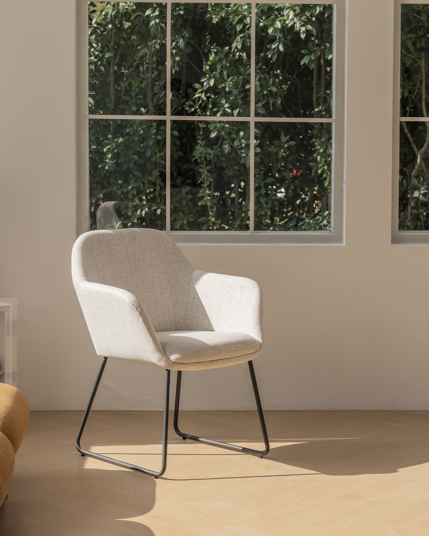 Kursi ruang makan yang bergaya Kursi ruang makan yang bergaya