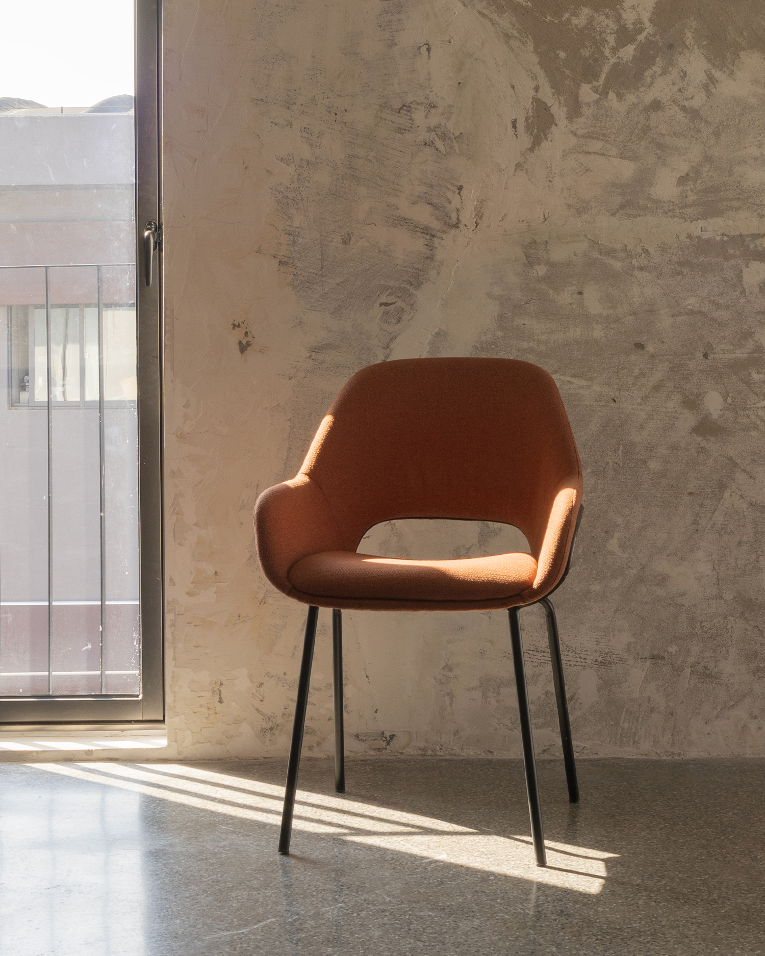 Kursi makan dasar logam Kursi makan dasar logam