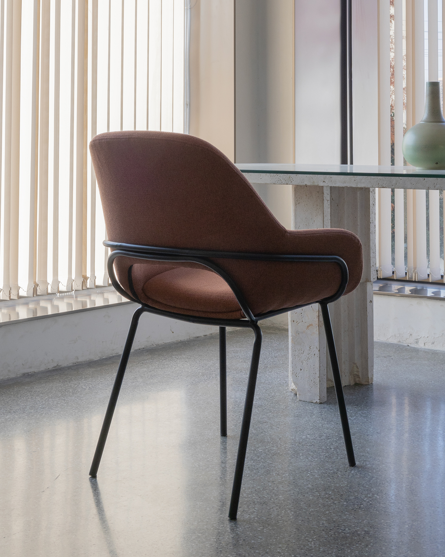 Kursi makan dasar logam Kursi makan dasar logam