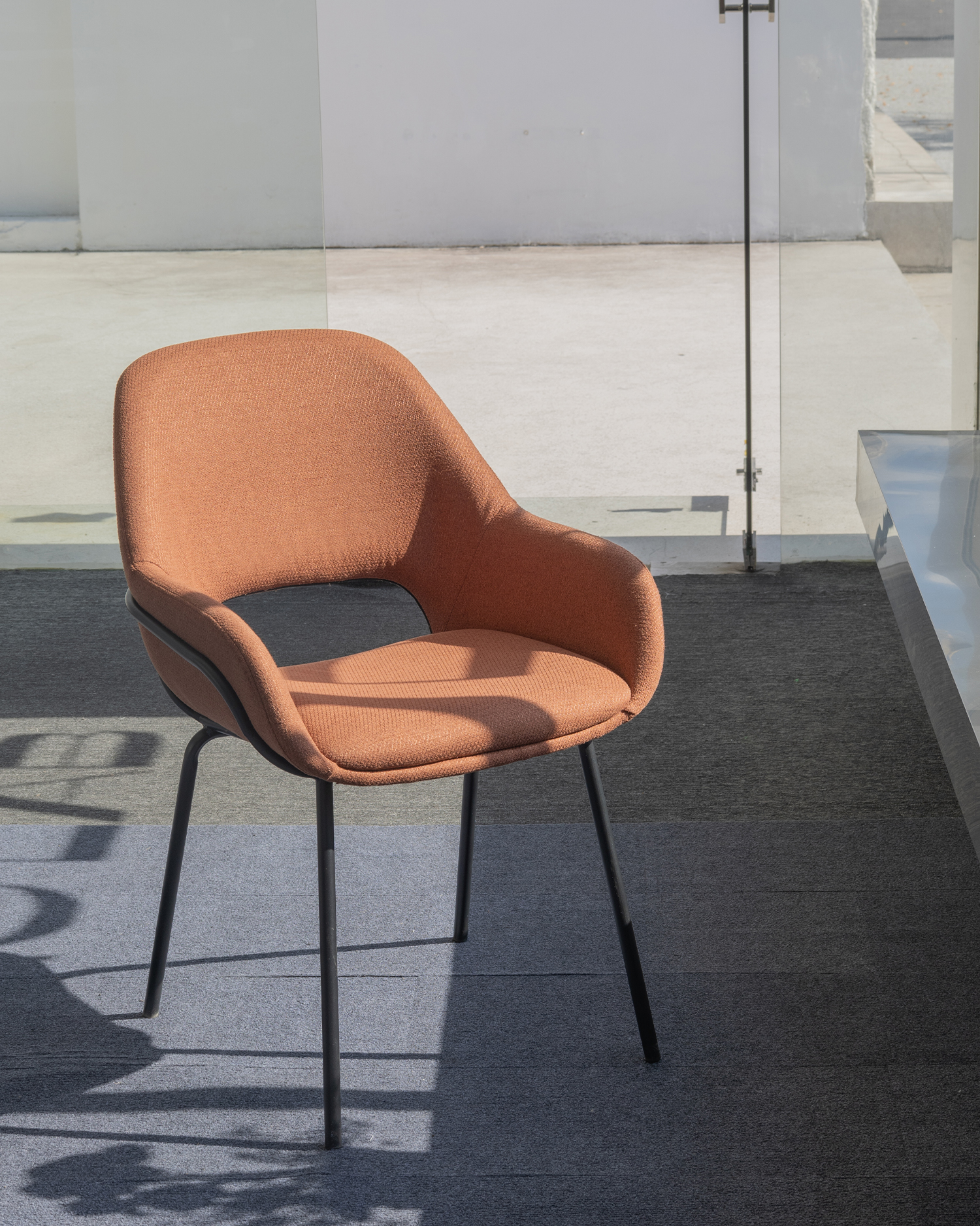 Kursi makan dasar logam Kursi makan dasar logam