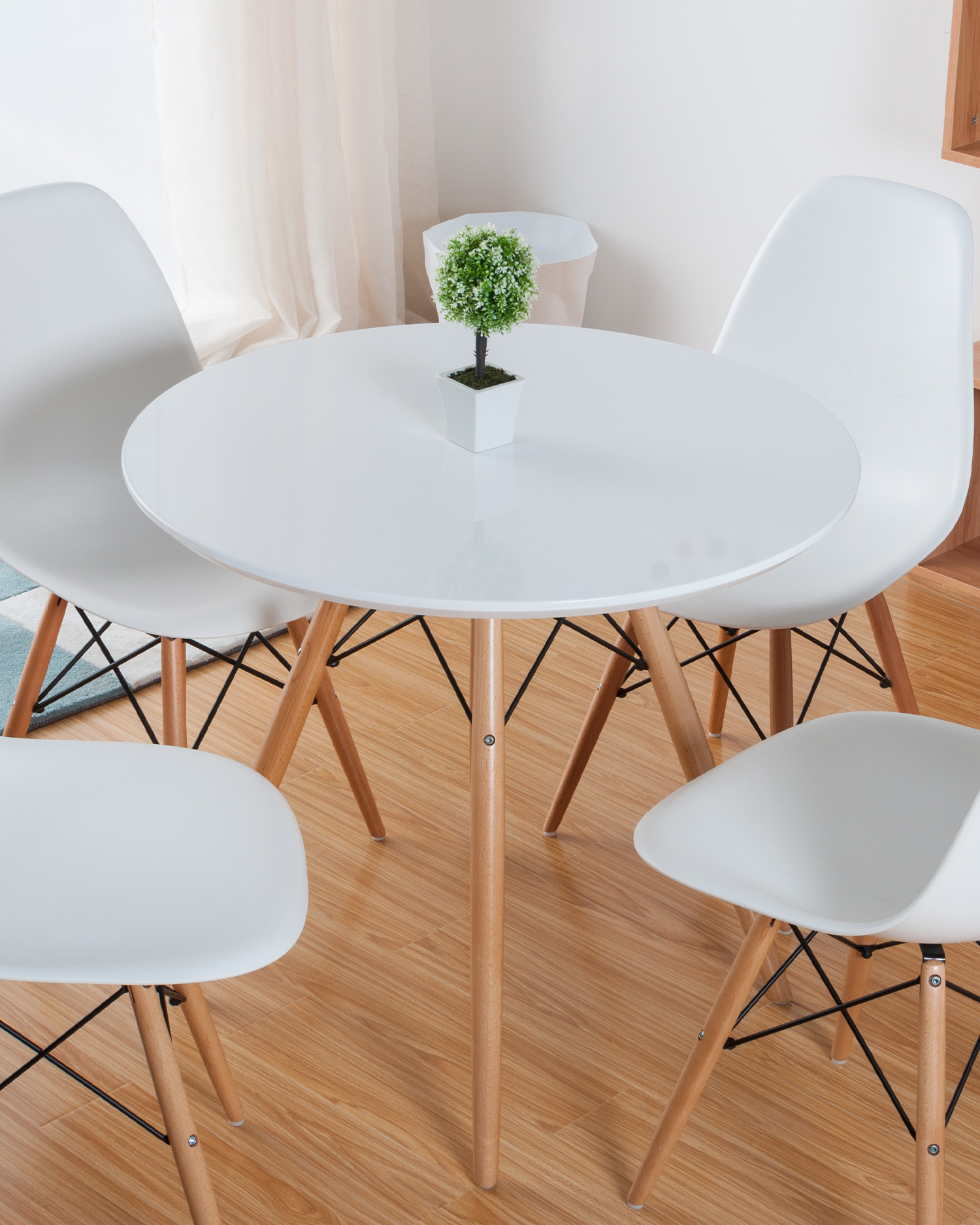 Meja makan kayu bundar nordic Meja makan kayu bundar nordic