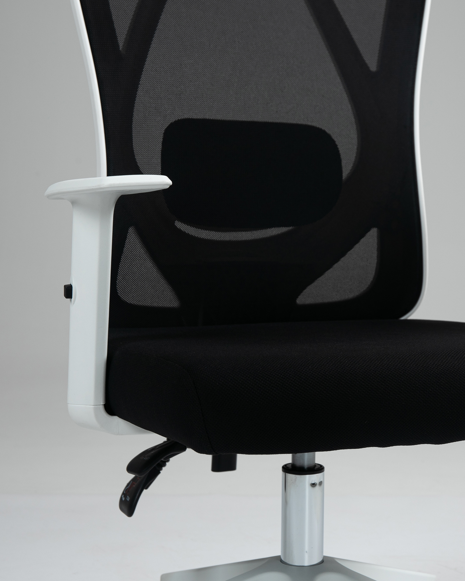 Ketua Kantor Berserus yang Ergonomis Ketua Kantor Berserus yang Ergonomis