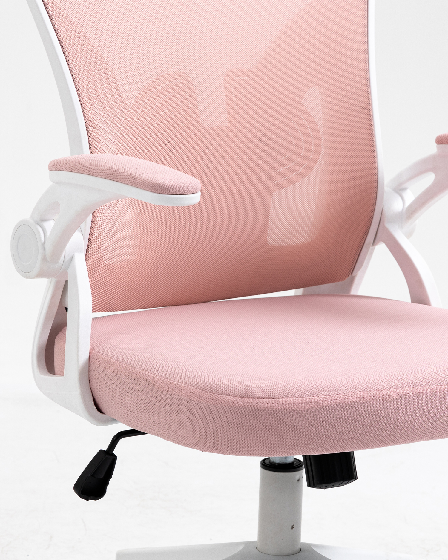 Kursi kantor dengan sandaran tangan yang dapat disesuaikan Kursi kantor dengan sandaran tangan yang dapat disesuaikan